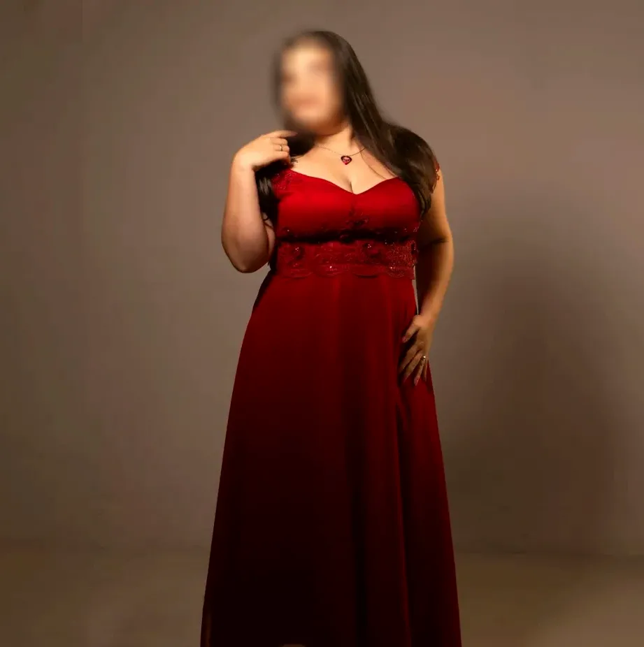 Büsra, 32