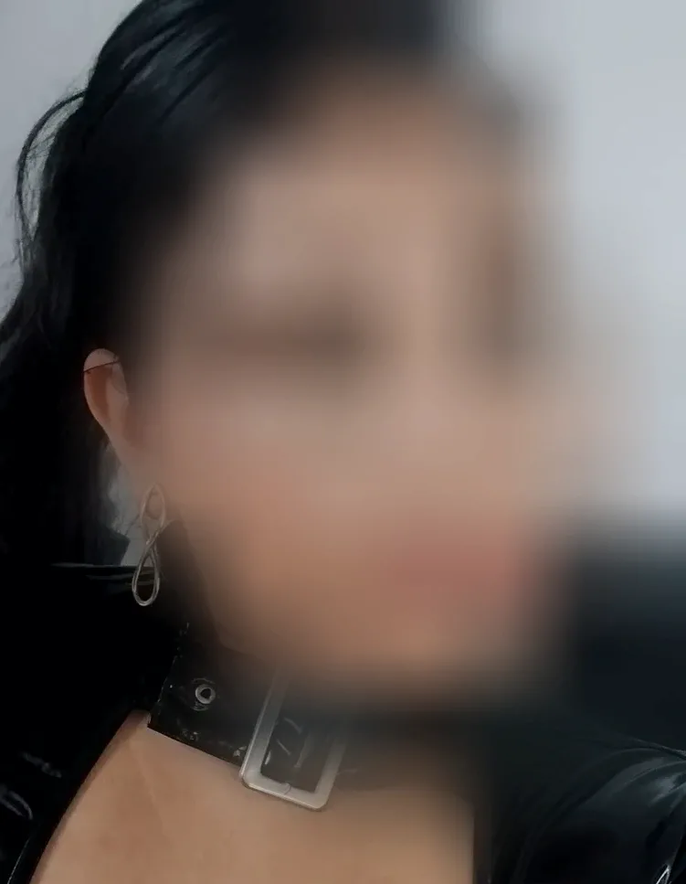 Daniela, 35