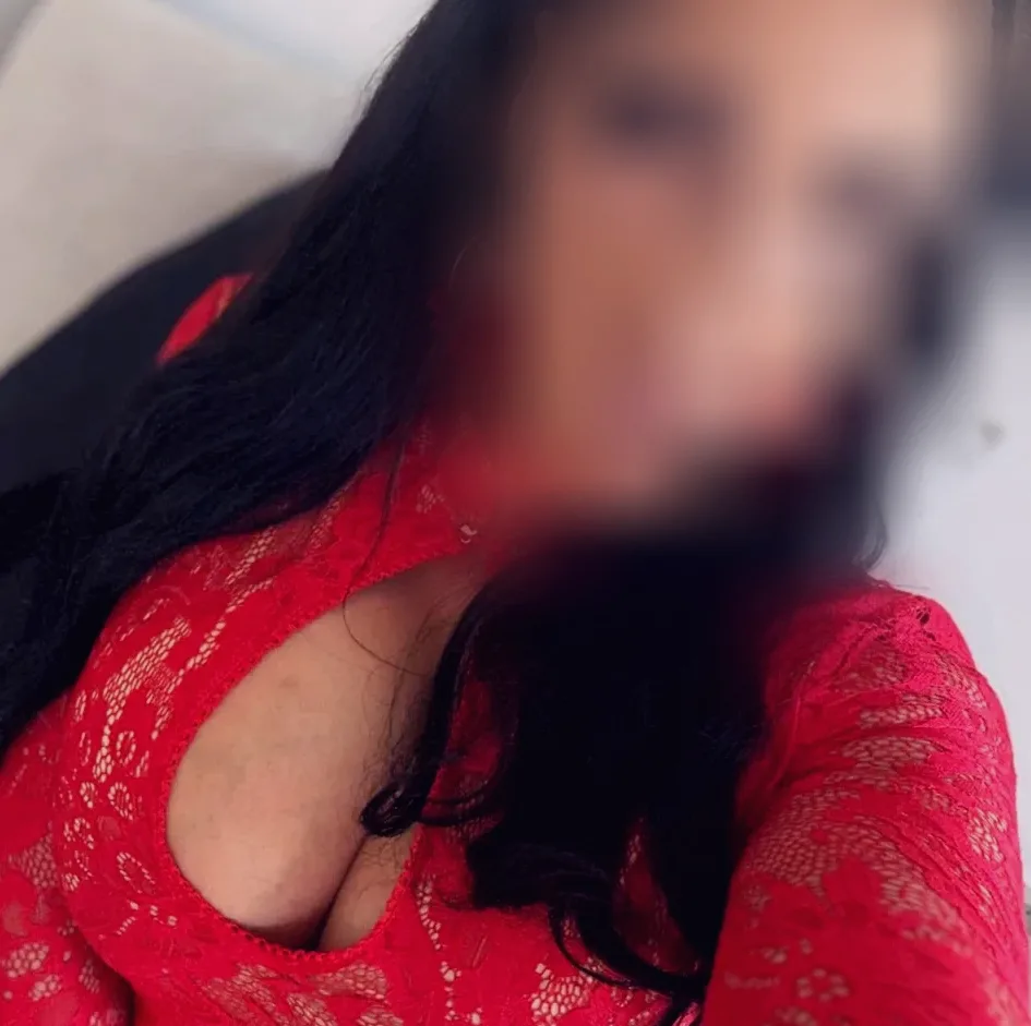 Fiona, 37