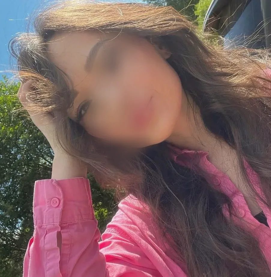 Maja, 25
