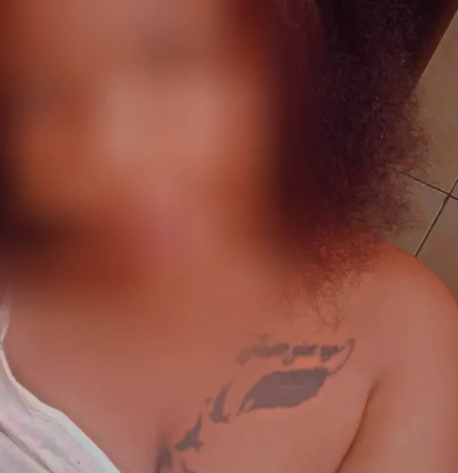 Nina, 29