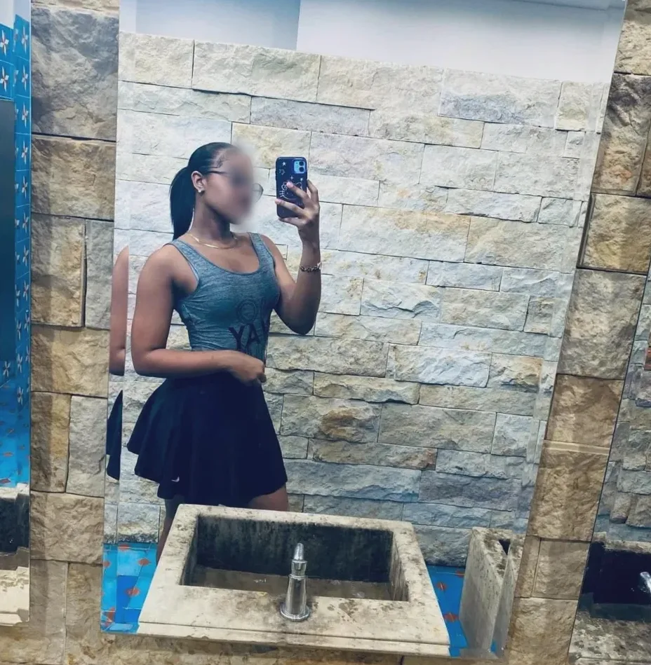 Pauline, 20
