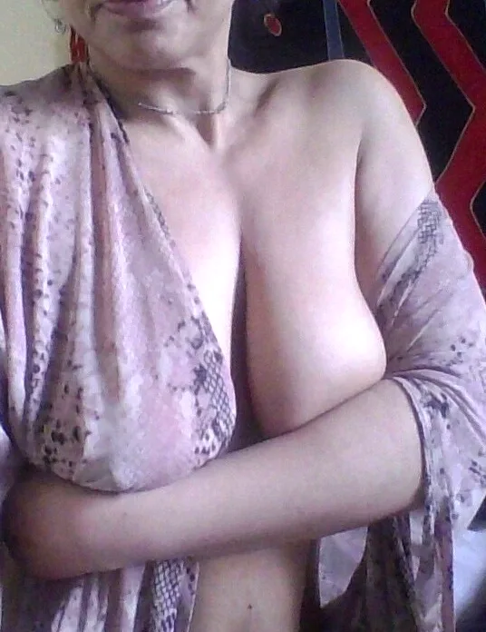 Sabrina, 25