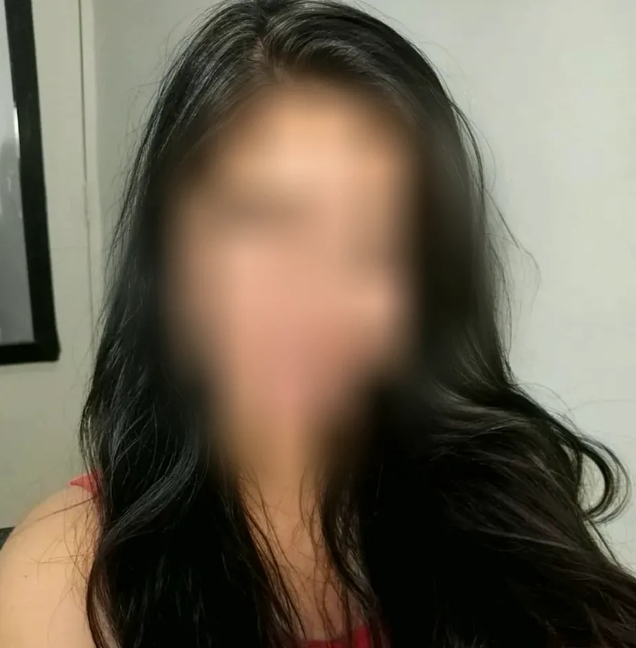Sandra, 21