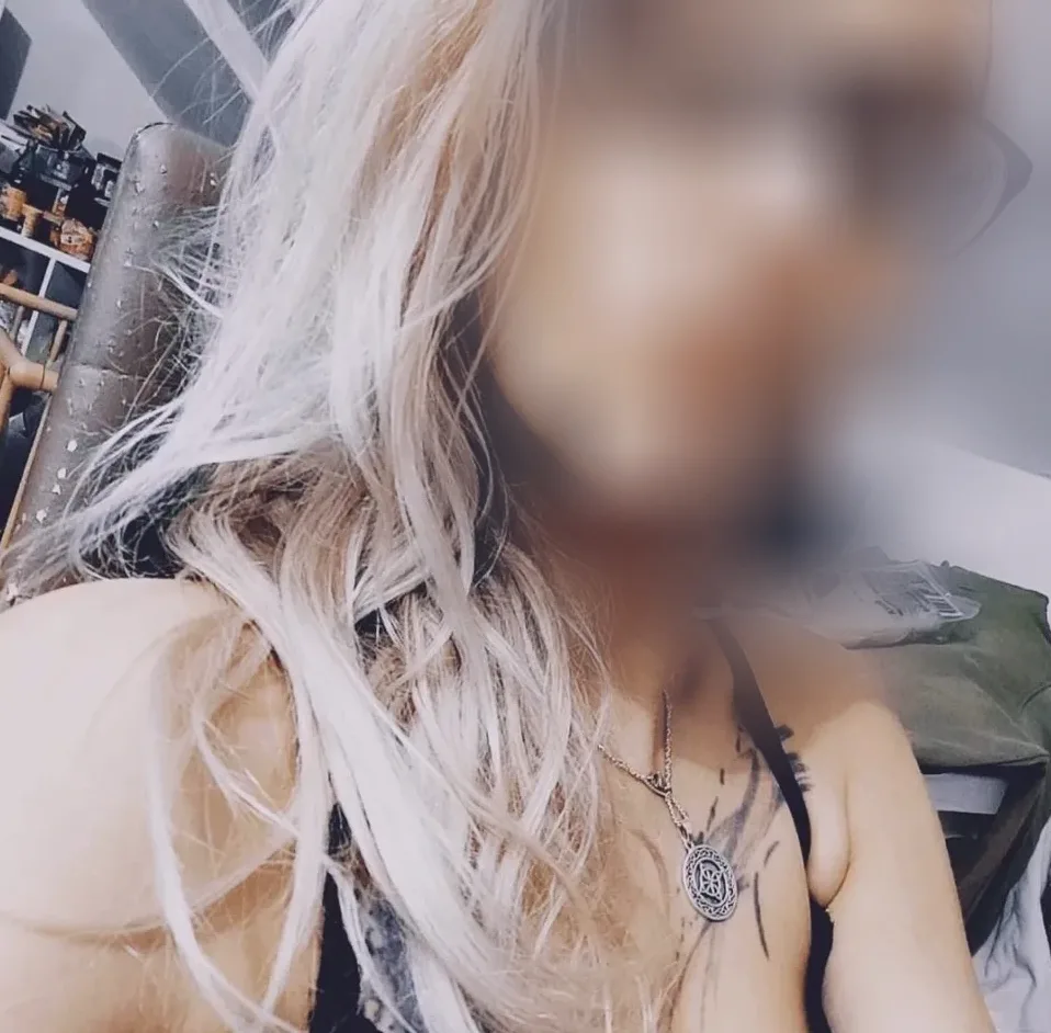 Simone, 30