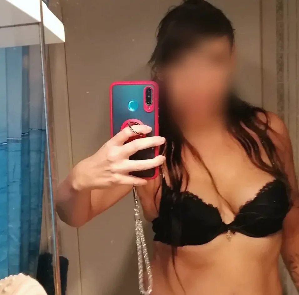 Yasmin, 36